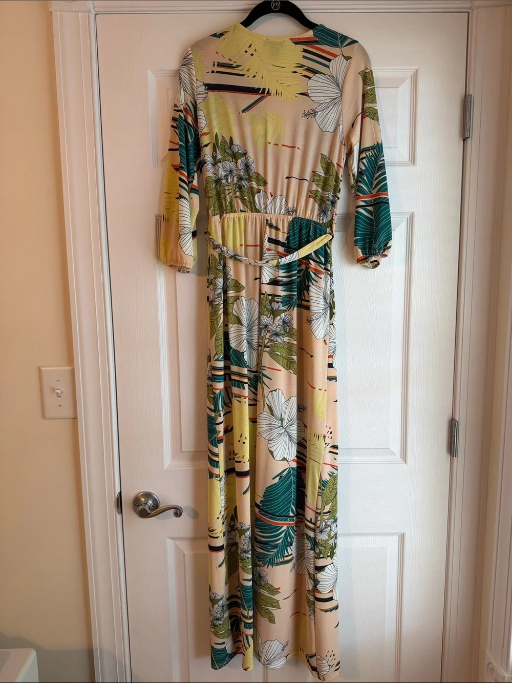 Timing Tropical Leaf Print Maxi Dress